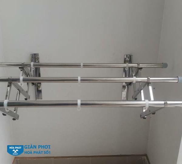 gian-phoi-quan-ao-inox-3